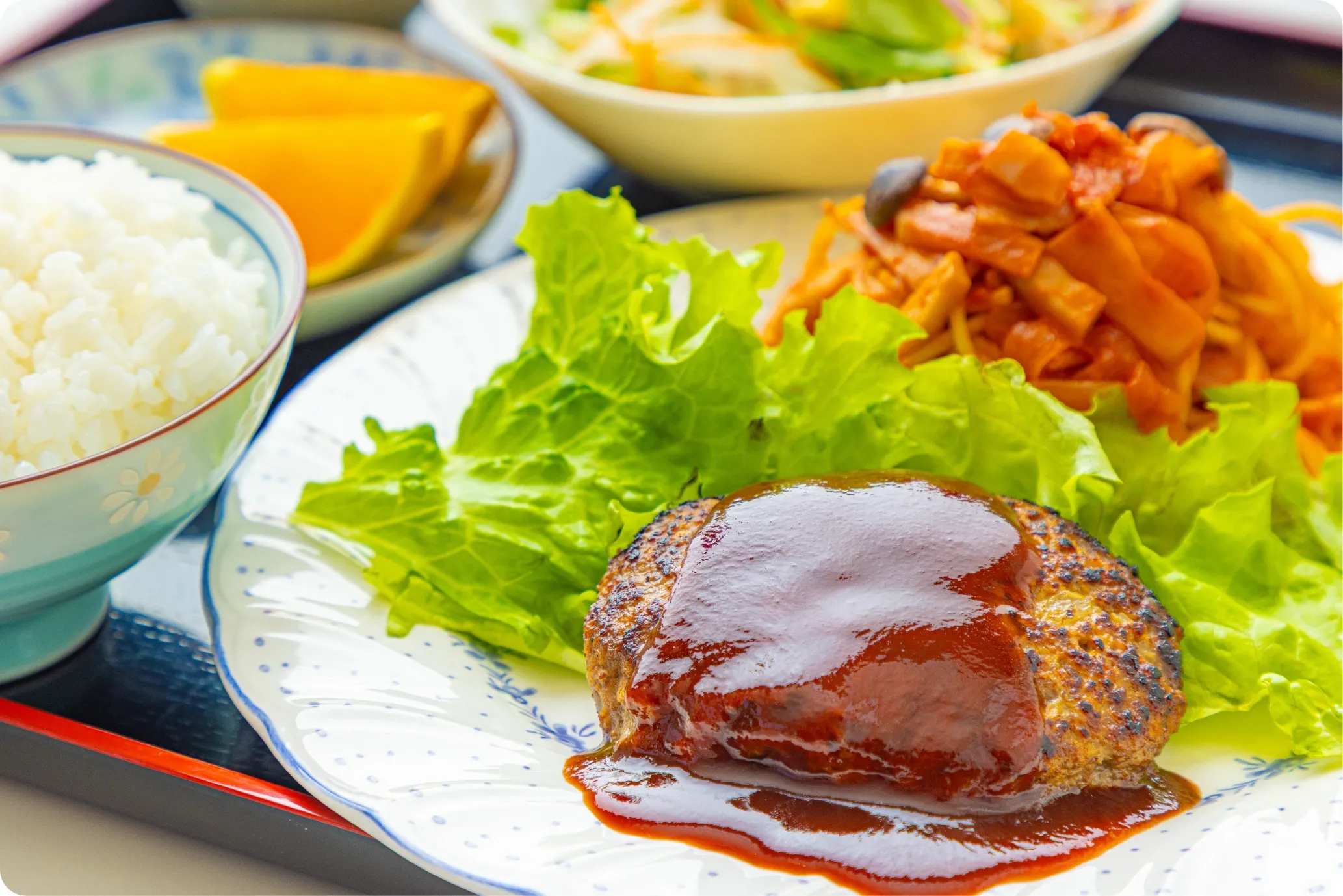 福井 西学園寮 食事 - 栄養バランスの取れた料理